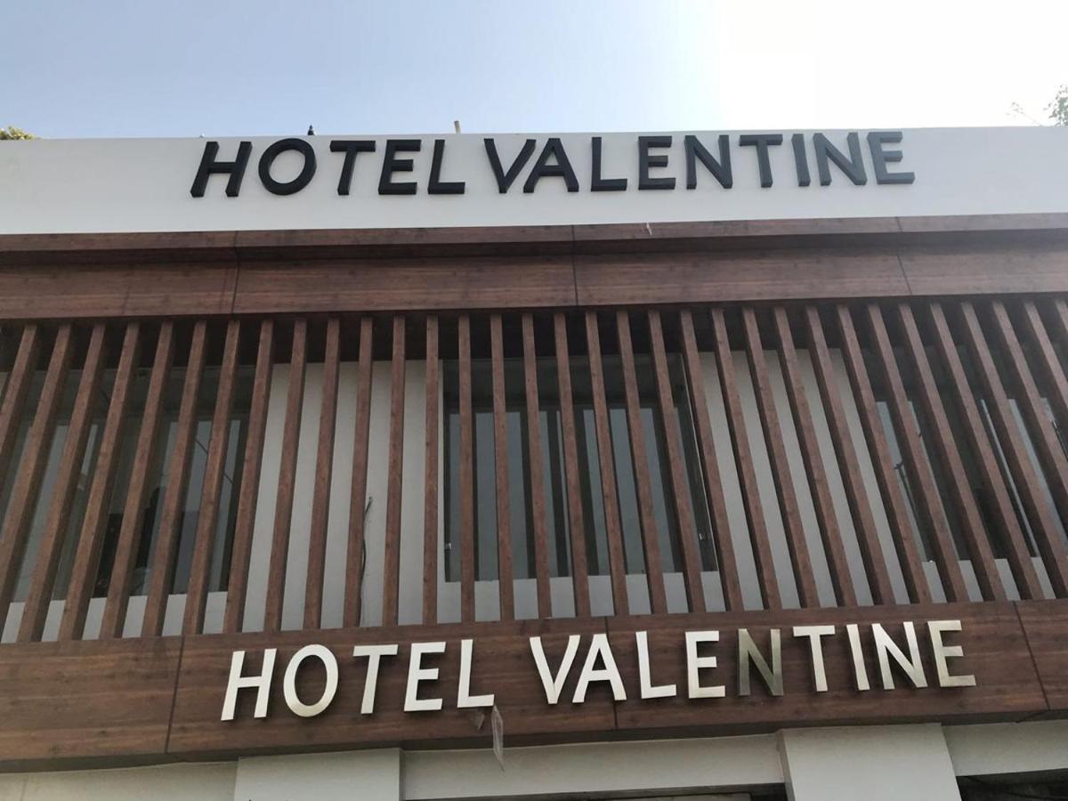 Hotel Valentine Muzaffarnagar Bagian luar foto